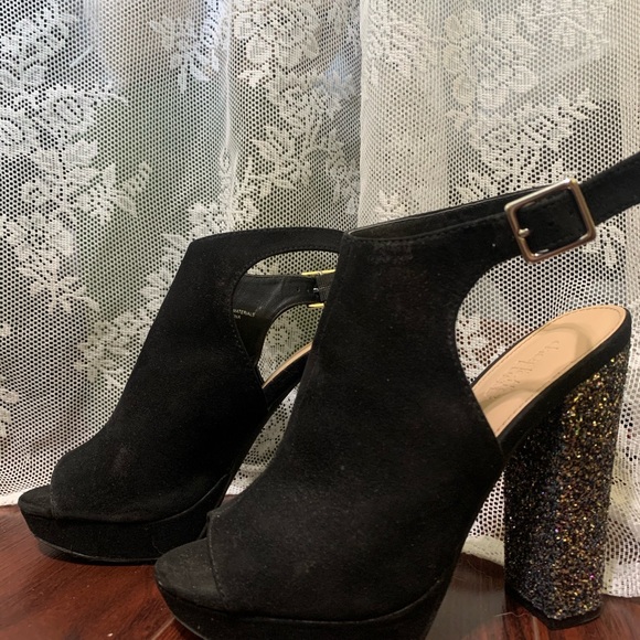 Peep toe heels - Picture 3 of 5